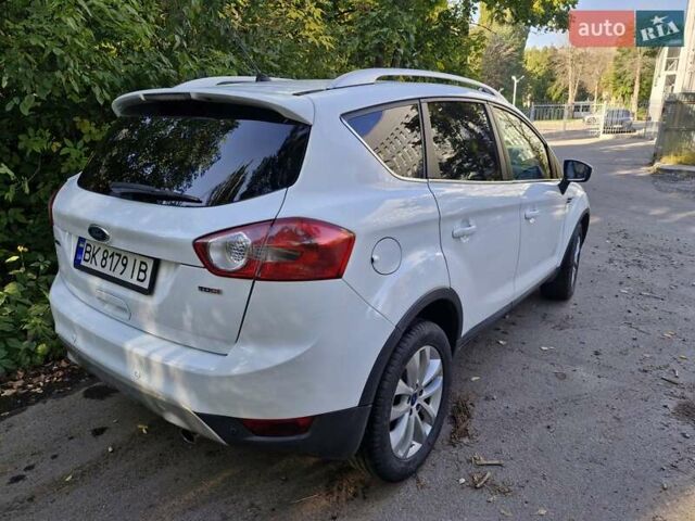 Форд Куга 2010 в Киеве на Automoto.ua Белый Форд Куга, объемом двигателя 2 л и пробегом 213 тыс. км за 10900 $, фото 6 на Automoto.ua