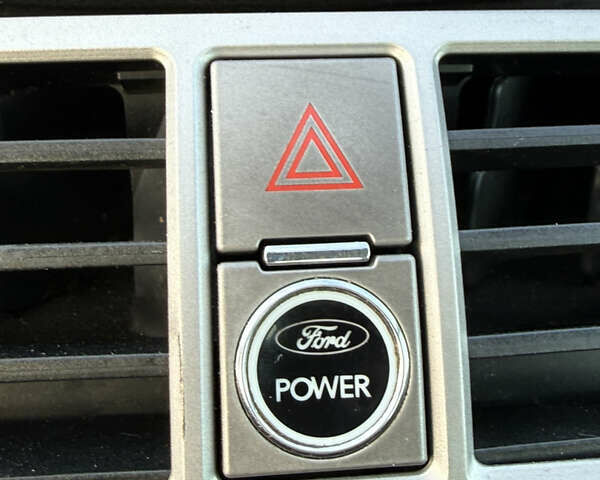 Білий Форд Куга, об'ємом двигуна 2 л та пробігом 299 тис. км за 8999 $, фото 46 на Automoto.ua