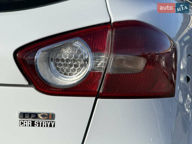 Білий Форд Куга, об'ємом двигуна 2 л та пробігом 299 тис. км за 8999 $, фото 19 на Automoto.ua