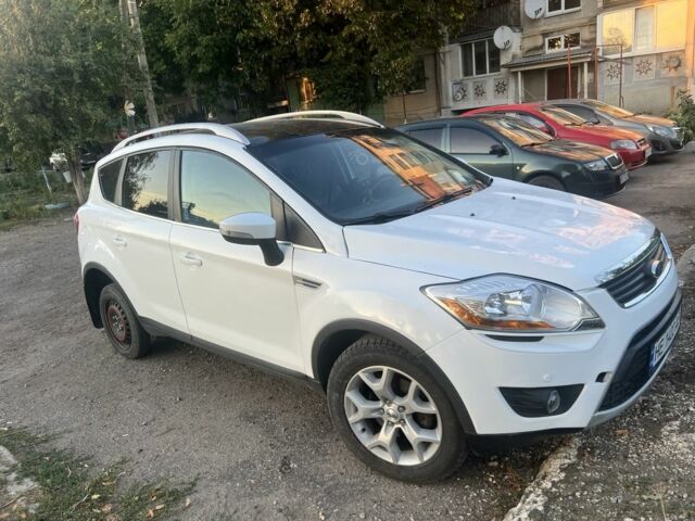 Белый Форд Куга, объемом двигателя 2.5 л и пробегом 160 тыс. км за 9000 $, фото 2 на Automoto.ua