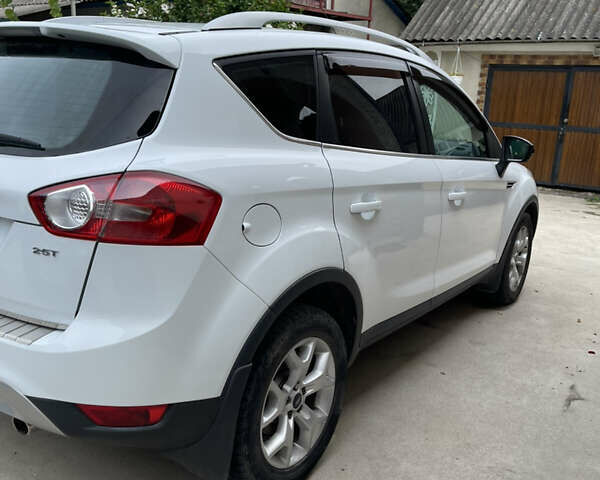 Белый Форд Куга, объемом двигателя 2.52 л и пробегом 112 тыс. км за 10700 $, фото 8 на Automoto.ua