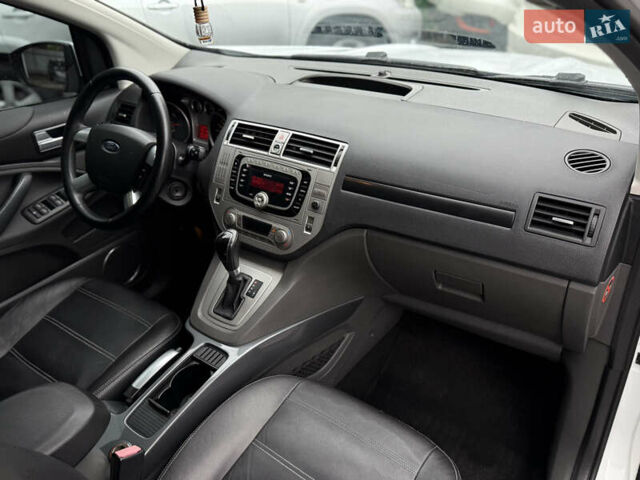 Белый Форд Куга, объемом двигателя 2.52 л и пробегом 60 тыс. км за 11900 $, фото 43 на Automoto.ua