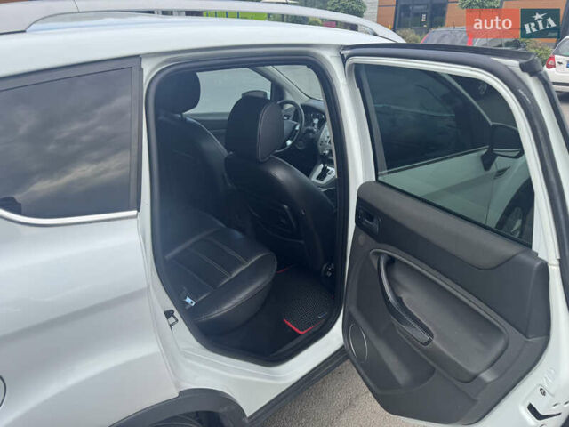 Білий Форд Куга, об'ємом двигуна 2.5 л та пробігом 212 тис. км за 9800 $, фото 9 на Automoto.ua