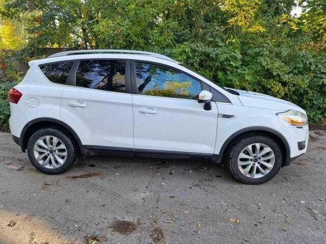 Білий Форд Куга, об'ємом двигуна 2 л та пробігом 214 тис. км за 10800 $, фото 3 на Automoto.ua