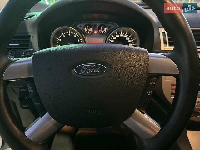 Белый Форд Куга, объемом двигателя 2.52 л и пробегом 60 тыс. км за 12200 $, фото 35 на Automoto.ua