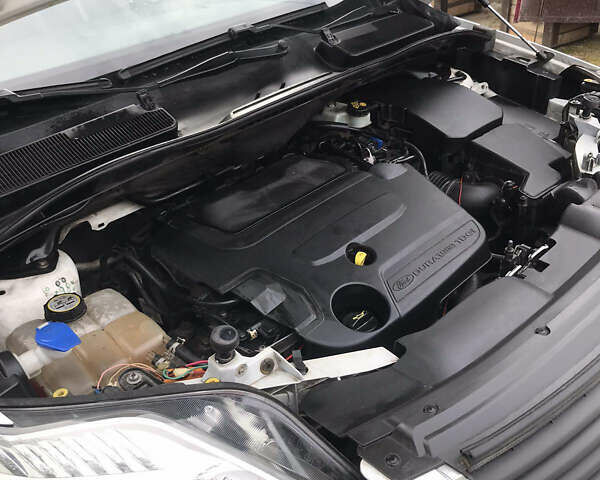 Форд Куга 2010 в Ровно на Automoto.ua Белый Форд Куга, объемом двигателя 2 л и пробегом 250 тыс. км за 11000 $, фото 15 на Automoto.ua