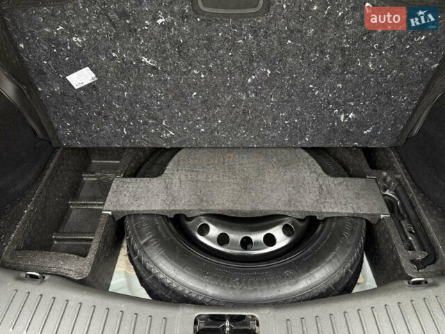 Білий Форд Куга, об'ємом двигуна 2 л та пробігом 228 тис. км за 9800 $, фото 35 на Automoto.ua