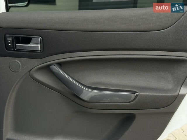 Білий Форд Куга, об'ємом двигуна 2 л та пробігом 228 тис. км за 9800 $, фото 26 на Automoto.ua