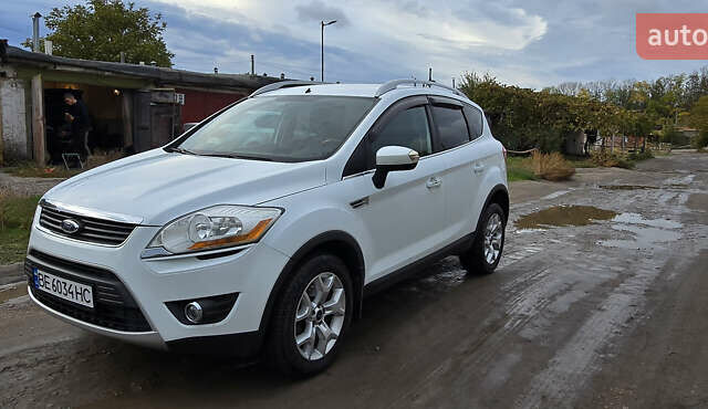 Форд Куга 2010 в Николаеве на Automoto.ua Белый Форд Куга, объемом двигателя 2 л и пробегом 180 тыс. км за 11000 $, фото 1 на Automoto.ua