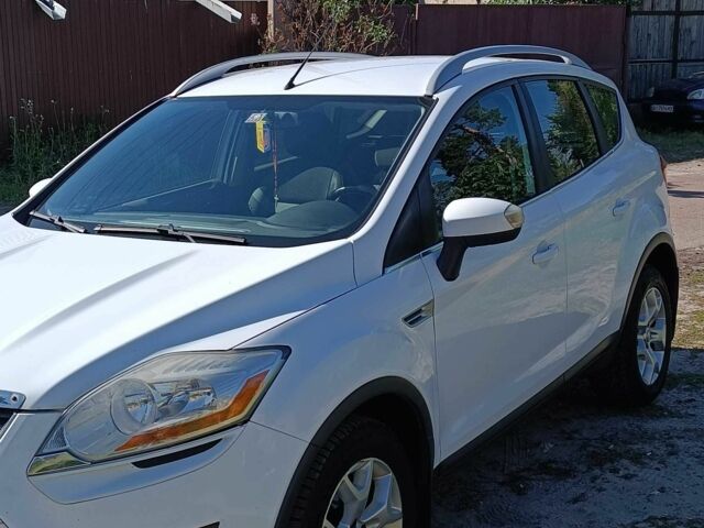 Белый Форд Куга, объемом двигателя 2.5 л и пробегом 250 тыс. км за 9500 $, фото 16 на Automoto.ua