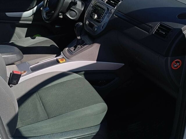 Белый Форд Куга, объемом двигателя 2.5 л и пробегом 250 тыс. км за 9500 $, фото 6 на Automoto.ua