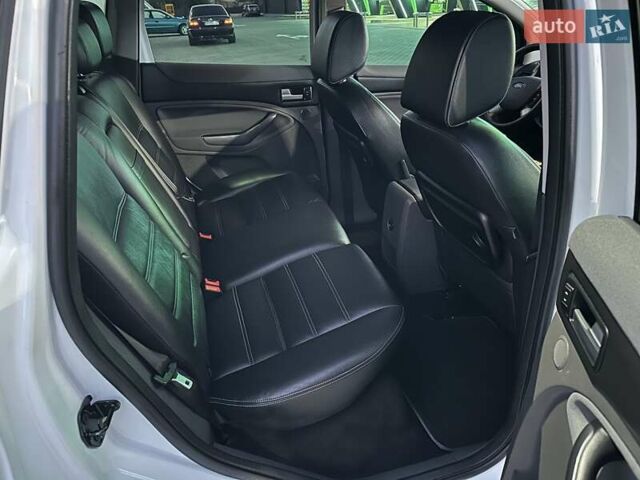 Белый Форд Куга, объемом двигателя 2.52 л и пробегом 60 тыс. км за 12200 $, фото 49 на Automoto.ua