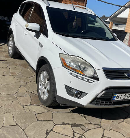 Белый Форд Куга, объемом двигателя 2 л и пробегом 205 тыс. км за 9250 $, фото 1 на Automoto.ua