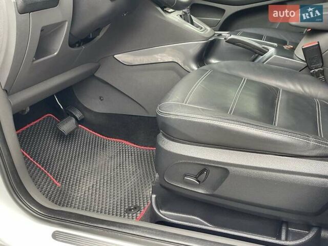 Белый Форд Куга, объемом двигателя 2 л и пробегом 225 тыс. км за 9900 $, фото 16 на Automoto.ua