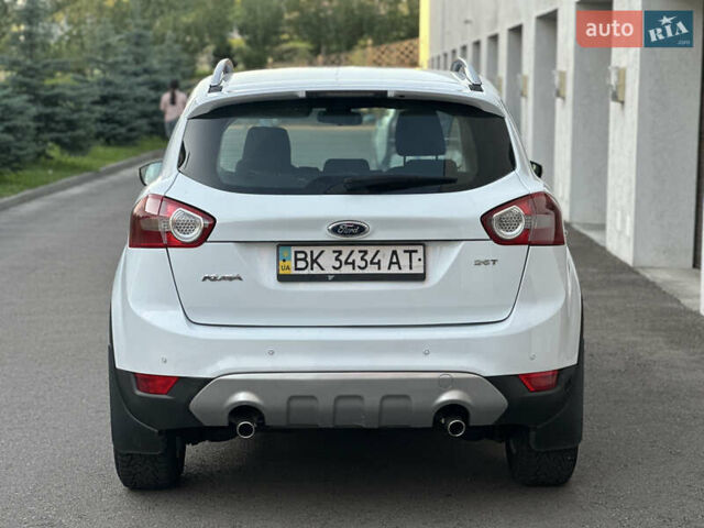 Белый Форд Куга, объемом двигателя 2.5 л и пробегом 216 тыс. км за 8700 $, фото 3 на Automoto.ua