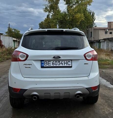 Белый Форд Куга, объемом двигателя 2 л и пробегом 180 тыс. км за 10500 $, фото 1 на Automoto.ua