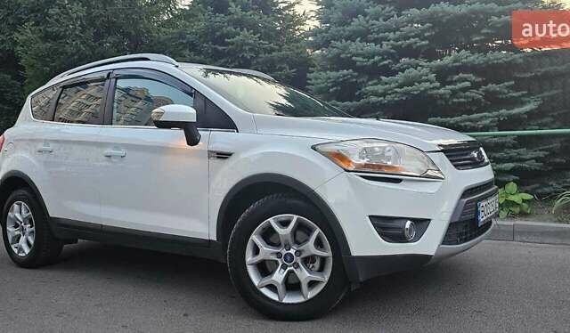 Белый Форд Куга, объемом двигателя 2.52 л и пробегом 255 тыс. км за 9500 $, фото 8 на Automoto.ua