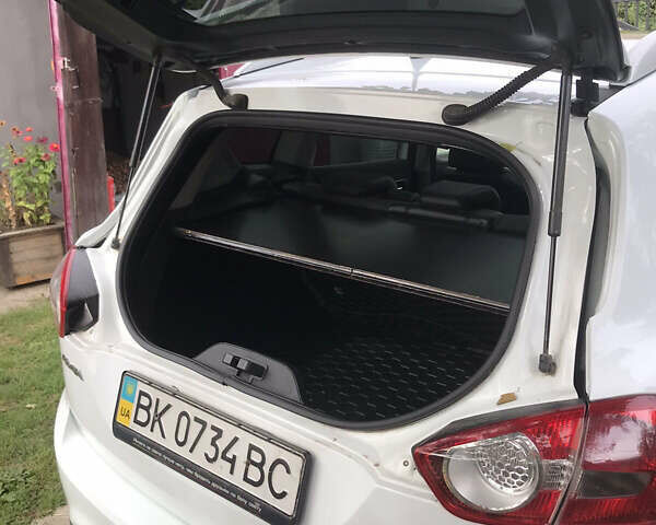 Форд Куга 2010 в Ровно на Automoto.ua Белый Форд Куга, объемом двигателя 2 л и пробегом 250 тыс. км за 11000 $, фото 7 на Automoto.ua