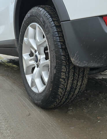 Форд Куга 2010 в Николаеве на Automoto.ua Белый Форд Куга, объемом двигателя 2 л и пробегом 180 тыс. км за 11000 $, фото 7 на Automoto.ua