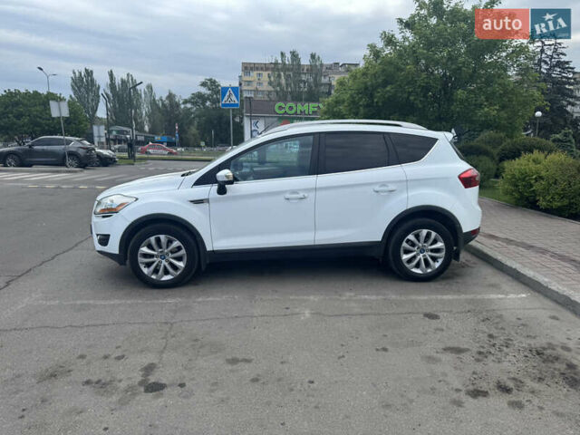 Білий Форд Куга, об'ємом двигуна 2.5 л та пробігом 212 тис. км за 9800 $, фото 1 на Automoto.ua