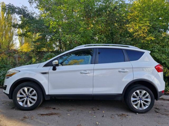 Білий Форд Куга, об'ємом двигуна 2 л та пробігом 214 тис. км за 10800 $, фото 6 на Automoto.ua