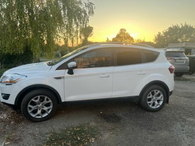 Белый Форд Куга, объемом двигателя 2.5 л и пробегом 160 тыс. км за 9000 $, фото 1 на Automoto.ua