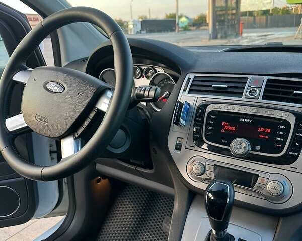 Белый Форд Куга, объемом двигателя 2.52 л и пробегом 130 тыс. км за 10900 $, фото 33 на Automoto.ua