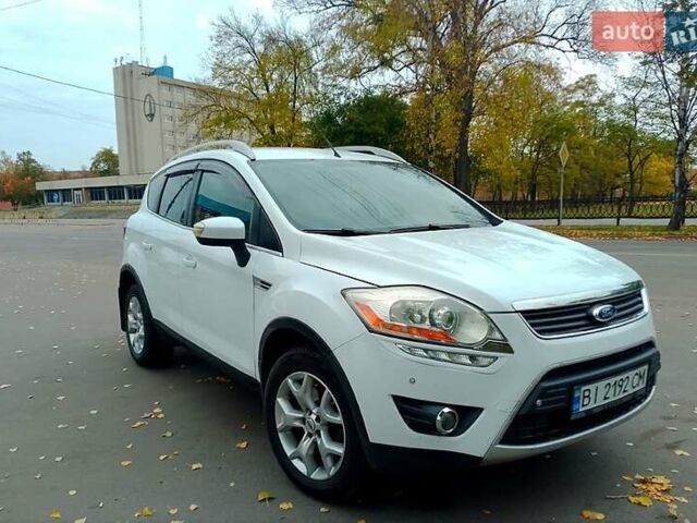 Белый Форд Куга, объемом двигателя 2 л и пробегом 207 тыс. км за 9999 $, фото 7 на Automoto.ua