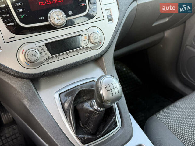 Білий Форд Куга, об'ємом двигуна 2 л та пробігом 299 тис. км за 8999 $, фото 44 на Automoto.ua