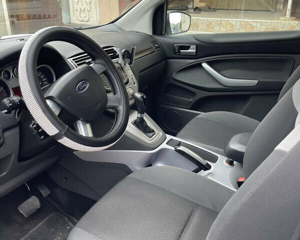 Белый Форд Куга, объемом двигателя 2.52 л и пробегом 112 тыс. км за 10700 $, фото 7 на Automoto.ua