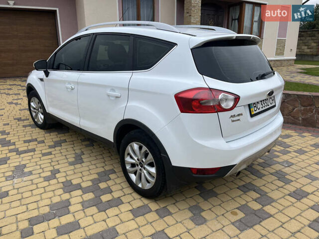 Білий Форд Куга, об'ємом двигуна 2.52 л та пробігом 137 тис. км за 11800 $, фото 3 на Automoto.ua