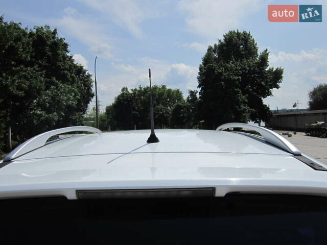 Белый Форд Куга, объемом двигателя 2 л и пробегом 194 тыс. км за 9750 $, фото 10 на Automoto.ua