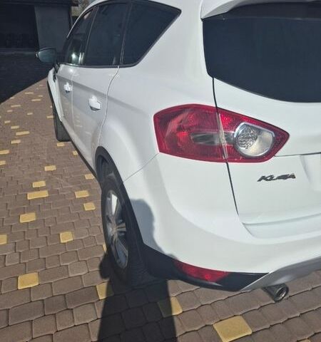 Білий Форд Куга, об'ємом двигуна 2 л та пробігом 265 тис. км за 9100 $, фото 5 на Automoto.ua