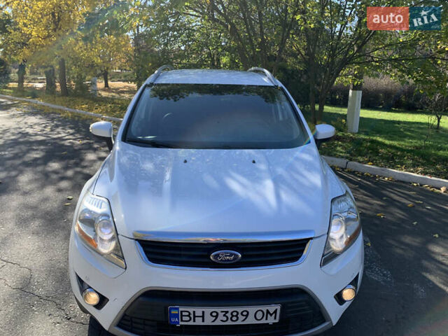 Білий Форд Куга, об'ємом двигуна 2 л та пробігом 200 тис. км за 12500 $, фото 9 на Automoto.ua