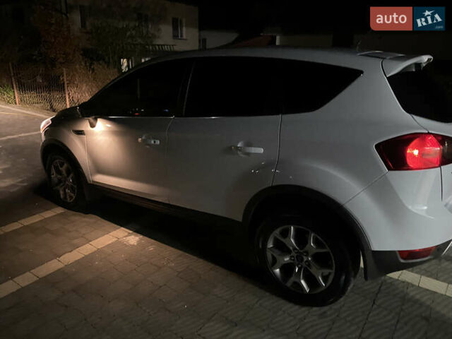 Форд Куга 2011 в Стрые на Automoto.ua Белый Форд Куга, объемом двигателя 2 л и пробегом 282 тыс. км за 11300 $, фото 25 на Automoto.ua