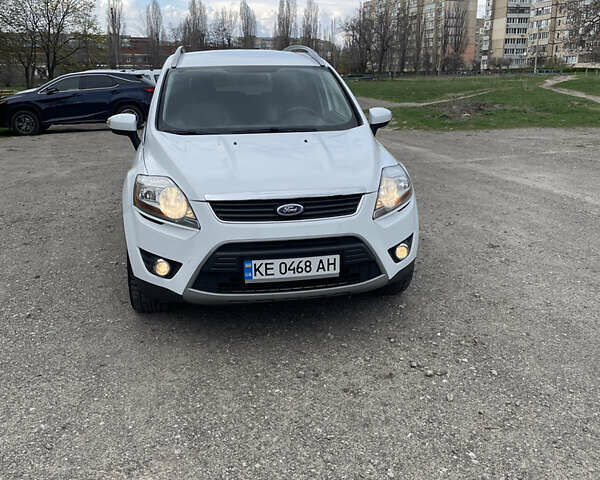Білий Форд Куга, об'ємом двигуна 2 л та пробігом 216 тис. км за 10499 $, фото 64 на Automoto.ua