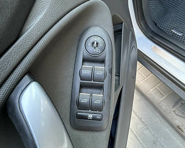 Белый Форд Куга, объемом двигателя 2.52 л и пробегом 183 тыс. км за 9700 $, фото 13 на Automoto.ua