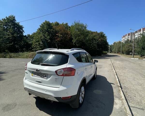 Белый Форд Куга, объемом двигателя 2 л и пробегом 300 тыс. км за 8900 $, фото 8 на Automoto.ua