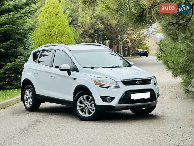 Белый Форд Куга, объемом двигателя 2 л и пробегом 117 тыс. км за 12350 $, фото 20 на Automoto.ua