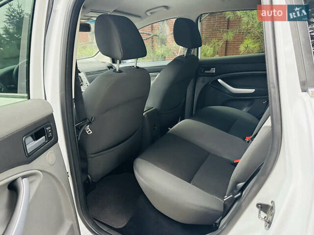 Белый Форд Куга, объемом двигателя 2 л и пробегом 117 тыс. км за 12350 $, фото 10 на Automoto.ua