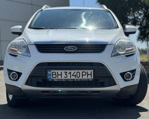 Белый Форд Куга, объемом двигателя 2.5 л и пробегом 136 тыс. км за 10500 $, фото 1 на Automoto.ua