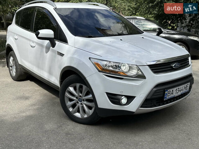 Білий Форд Куга, об'ємом двигуна 2 л та пробігом 195 тис. км за 11000 $, фото 2 на Automoto.ua