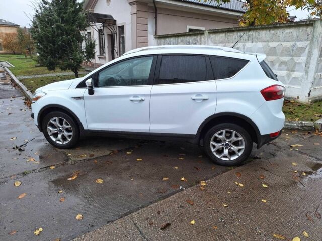 Белый Форд Куга, объемом двигателя 2 л и пробегом 60 тыс. км за 13200 $, фото 1 на Automoto.ua