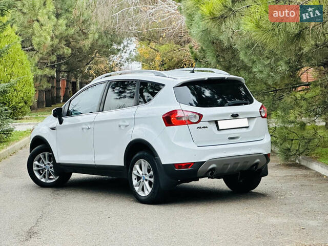 Белый Форд Куга, объемом двигателя 2 л и пробегом 117 тыс. км за 12350 $, фото 21 на Automoto.ua