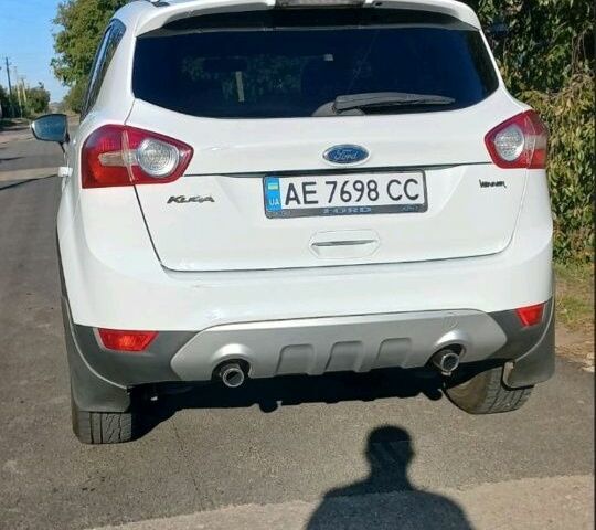 Білий Форд Куга, об'ємом двигуна 2 л та пробігом 112 тис. км за 11500 $, фото 4 на Automoto.ua