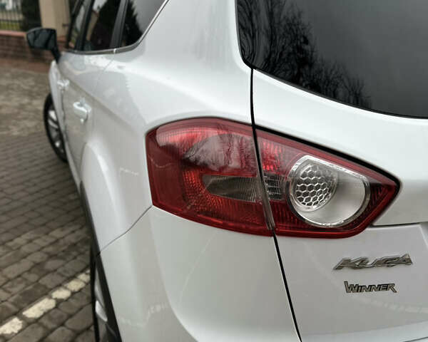 Білий Форд Куга, об'ємом двигуна 2 л та пробігом 174 тис. км за 10500 $, фото 7 на Automoto.ua