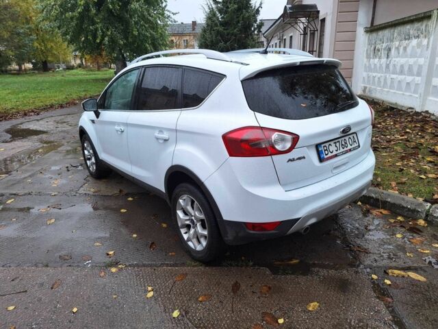 Белый Форд Куга, объемом двигателя 2 л и пробегом 60 тыс. км за 13200 $, фото 2 на Automoto.ua