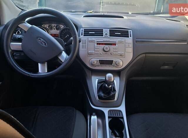 Білий Форд Куга, об'ємом двигуна 2 л та пробігом 217 тис. км за 11000 $, фото 3 на Automoto.ua