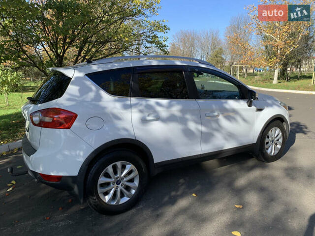 Білий Форд Куга, об'ємом двигуна 2 л та пробігом 200 тис. км за 12500 $, фото 5 на Automoto.ua