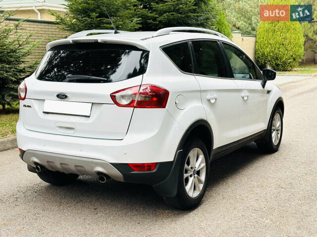 Белый Форд Куга, объемом двигателя 2 л и пробегом 117 тыс. км за 12350 $, фото 28 на Automoto.ua